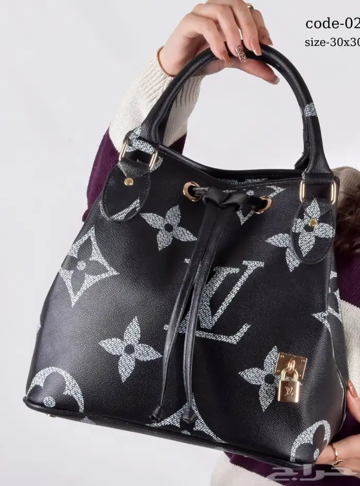 شنط ماركات درجه اولى 32