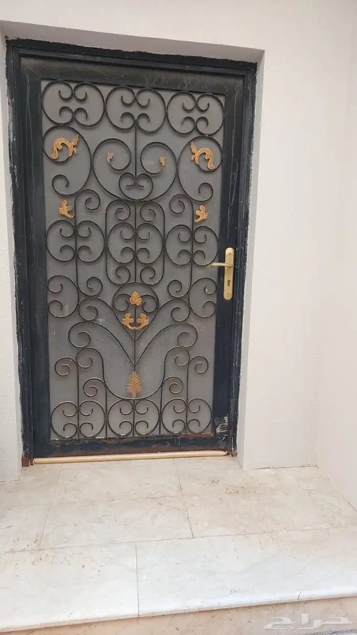 للبسع ابواب حديد و الألمنيوم 1