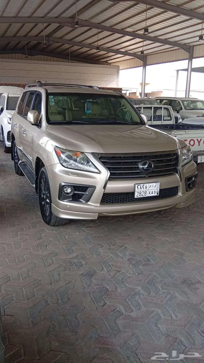 لكزس LX570 موديل 2015 لون زهبى 0