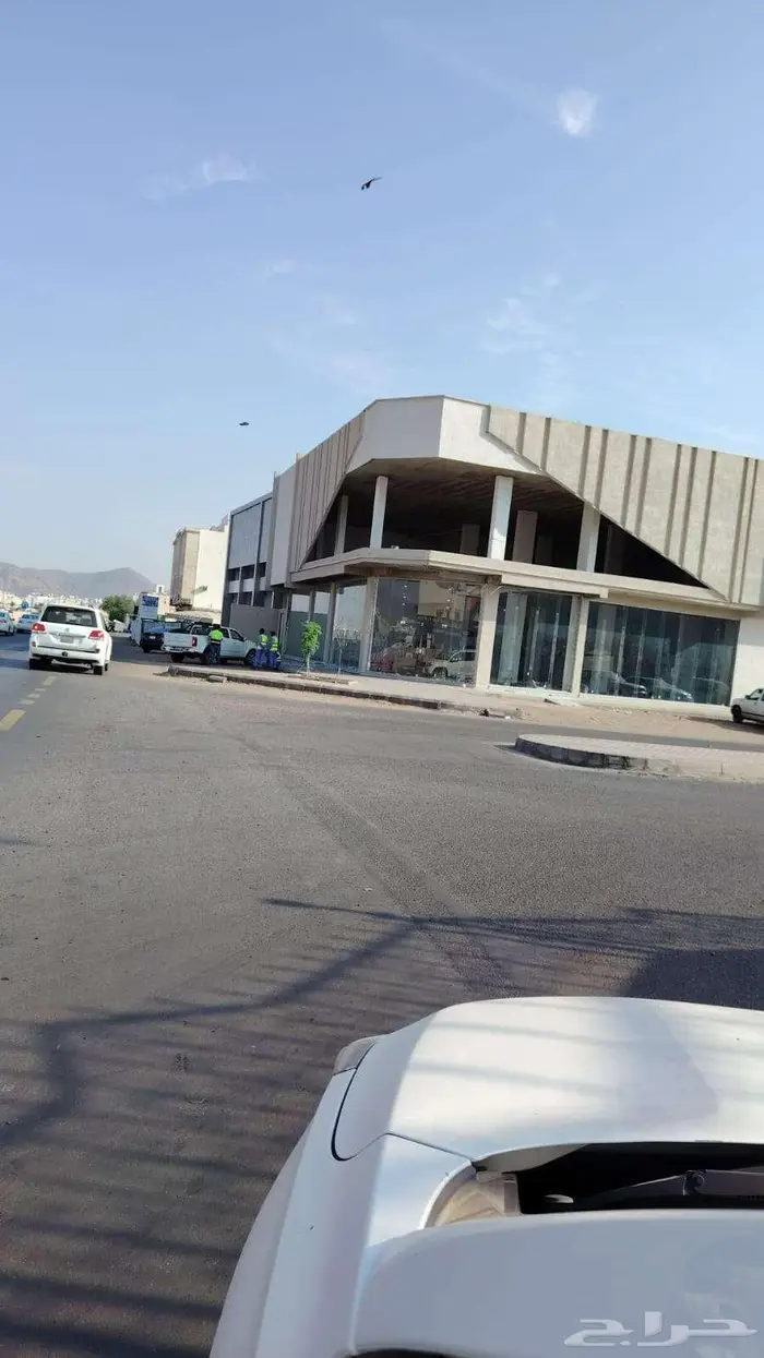 معرض للإيجار بحي  العزيزية بالمدينة المنورة. 2