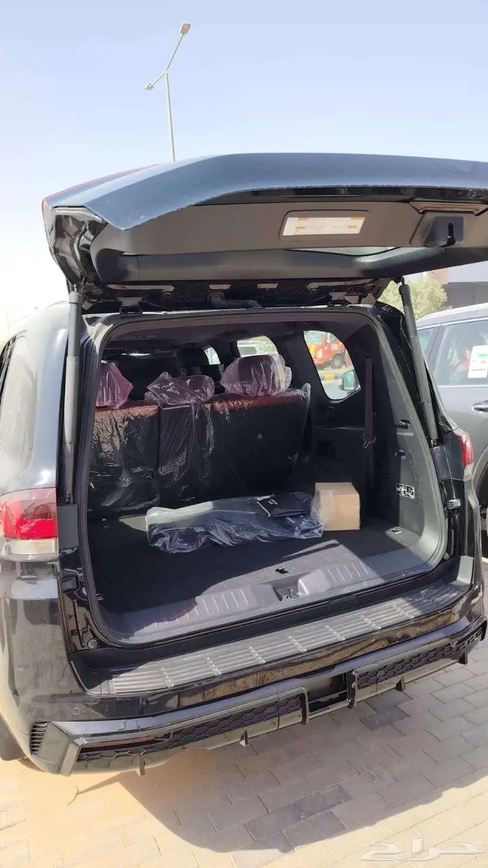 تويوتا لاندكروزر Sجي اكس ار 2025 اسود خليجي تنفس طبيعي 7