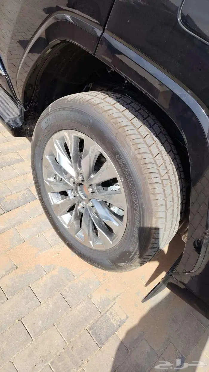 تويوتا لاندكروزر Sجي اكس ار 2025 اسود خليجي تنفس طبيعي 6