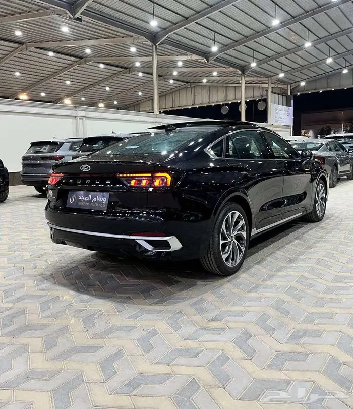 متوفر فورد تورس تيتانيوم بنزين الناغي موديل 2026 5