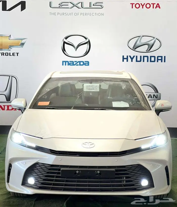 كامري LE بانوراما أبيض بنزين وهايبرد 2025 جميع الالوان 1