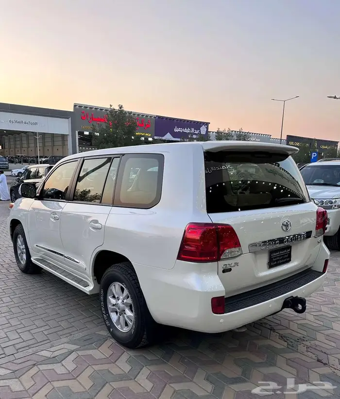 تويوتا لاندكروزر 2012 GXR 32