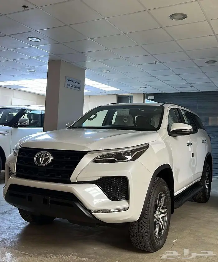 فورتشنر GX2 بنزين 4سلندر دفع ثنائي 2025 1