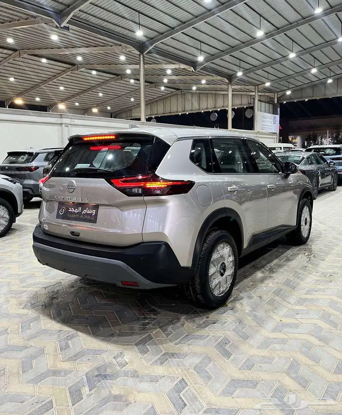 عرض خاص نيسان اكس تريل استاندر 5 مقاعد بدون دبل موديل 2026 4