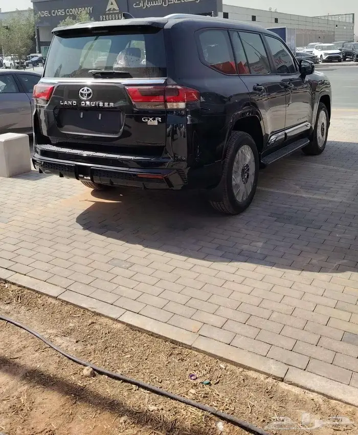 تويوتا لاندكروزر Sجي اكس ار 2025 اسود خليجي تنفس طبيعي 4