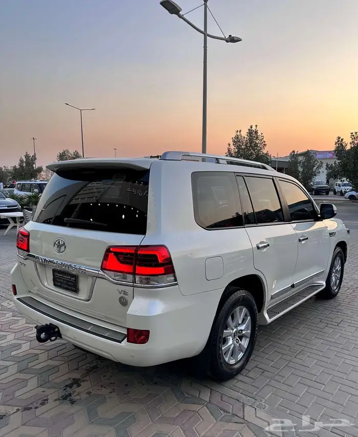 تويوتا لاندكروزر GXR خليجي 2021 32