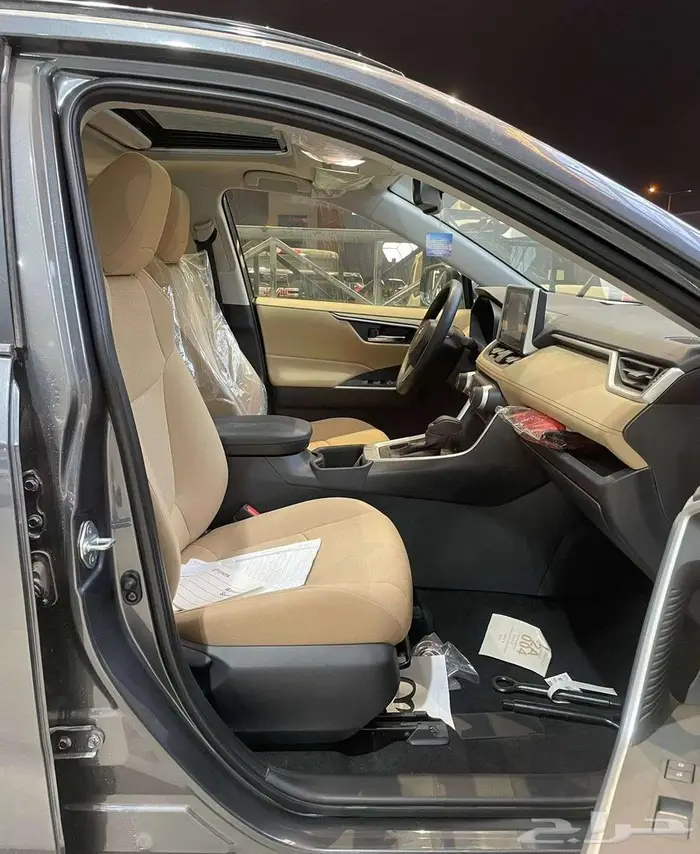 تويوتا راف فور فتحة XLE بنزين 2025 جميع الالوان كاش وأقساط 7