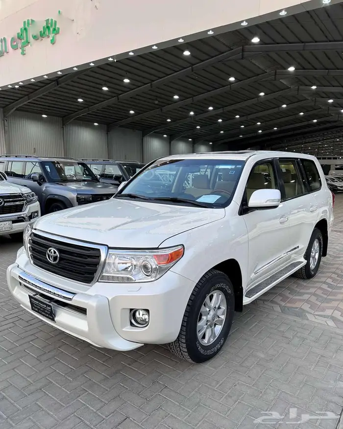 تويوتا لاندكروزر 2012 GXR 2
