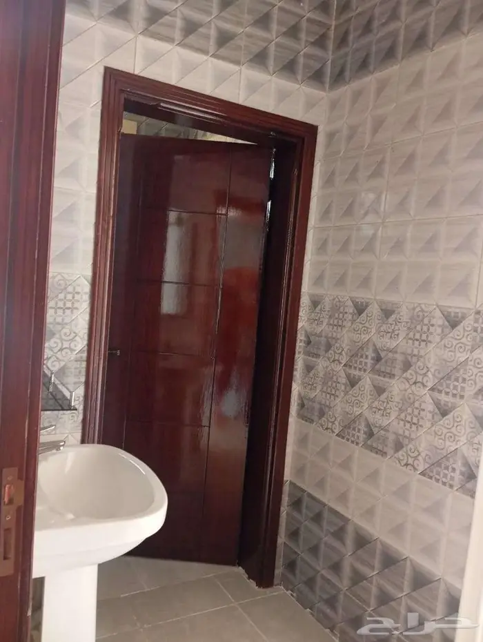 شقه للايجار في الرحيلي حى ( طيبه ) 4