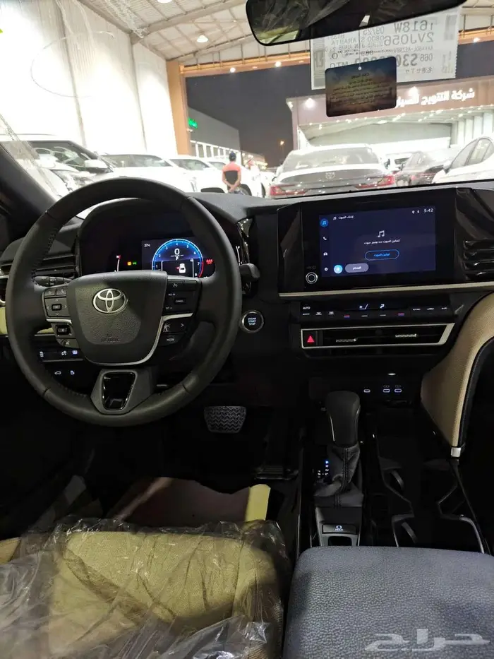 تويوتا كامري ( E-LE ) بنزين 2025 سعودي ( اقل سعر ) بطاقه 4