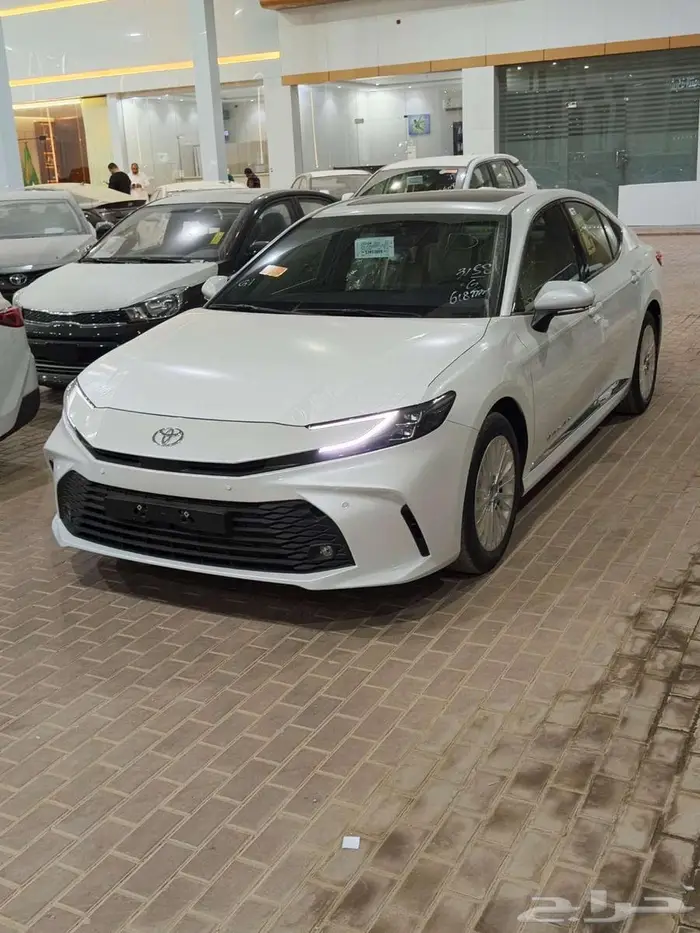 تويوتا كامري ( E-LE ) بنزين 2025 سعودي ( اقل سعر ) بطاقه 15