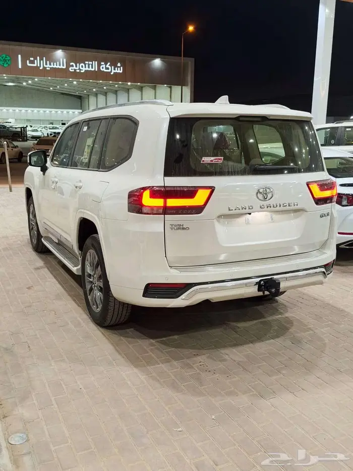 تويوتا لاندكروزر ( GXR-L4 ) 2025 سعودي بنزين ( اقل سعر ) 7