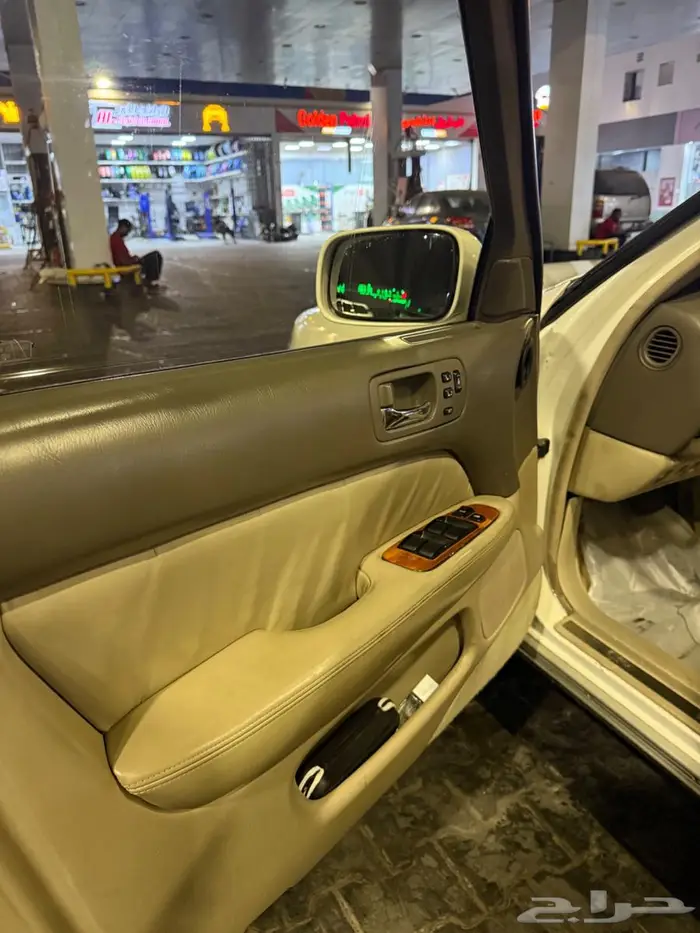 للبيع مقاعد واطباق بيبان لكزس Ls400 بلد 6