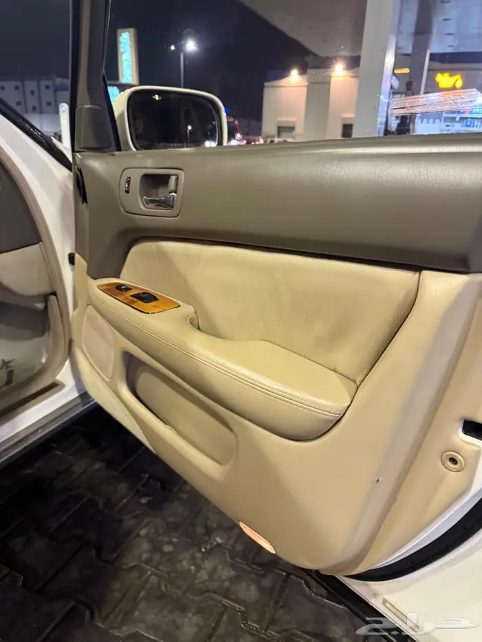 للبيع مقاعد واطباق بيبان لكزس Ls400 بلد 5