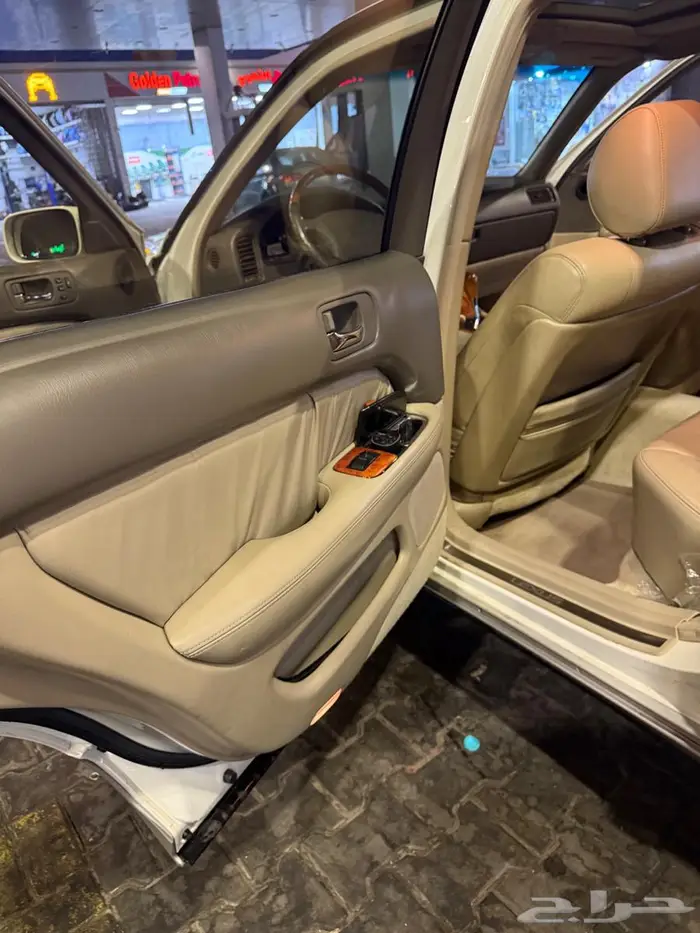 للبيع مقاعد واطباق بيبان لكزس Ls400 بلد 7