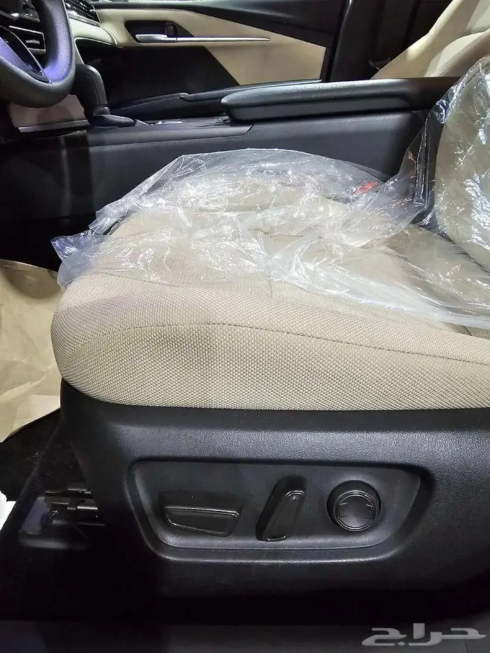 تويوتا كامري E بنزين موديل 2025 6