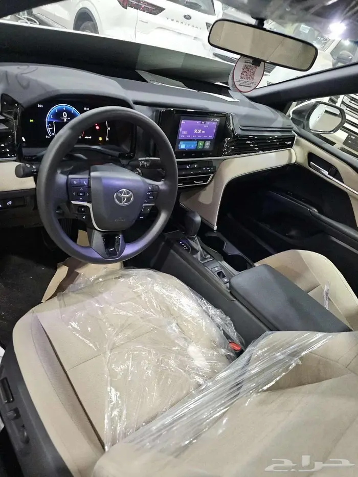 تويوتا كامري E بنزين موديل 2025 11