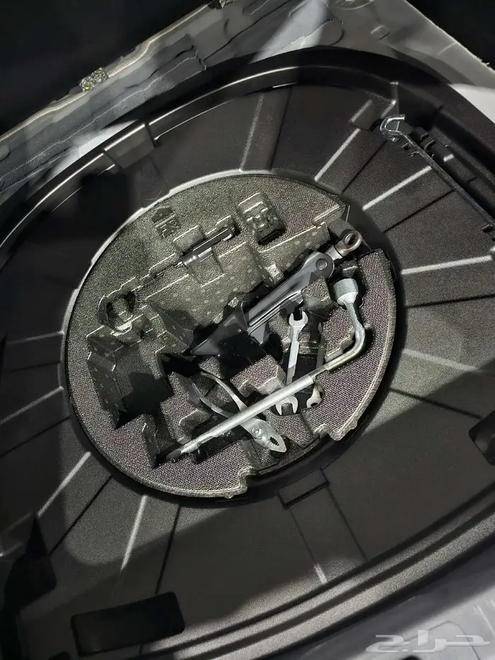 تويوتا كامري E بنزين موديل 2025 20