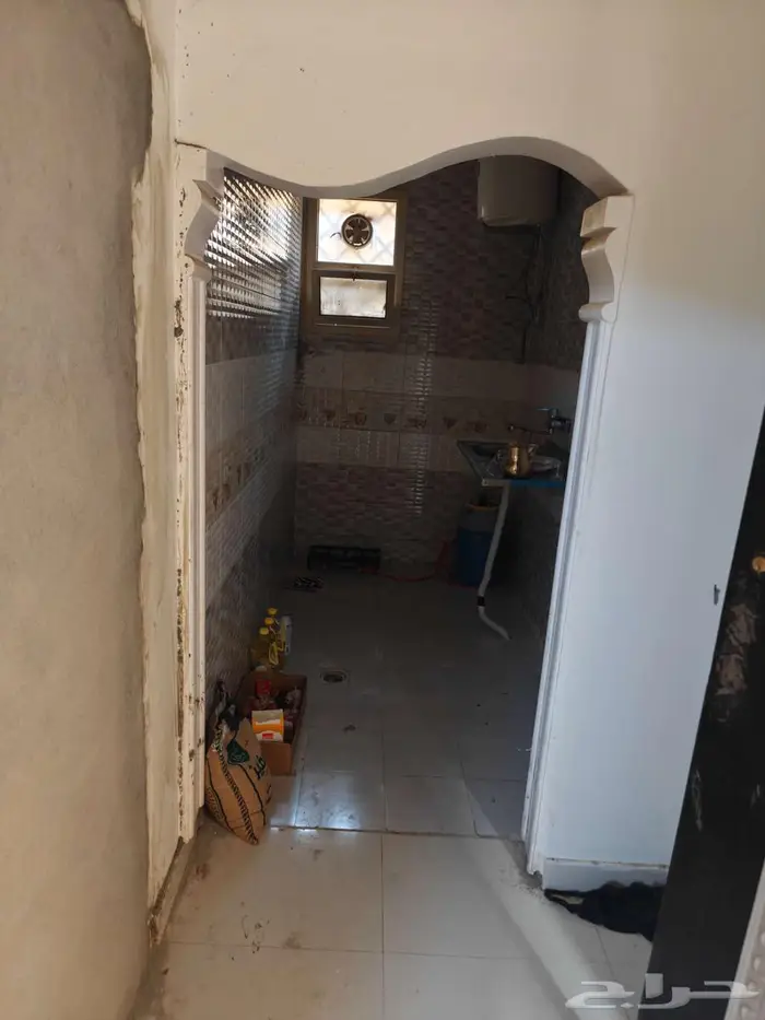 فرصة ذهبية محل زينة سيارات حي طويق شارع بلال 8