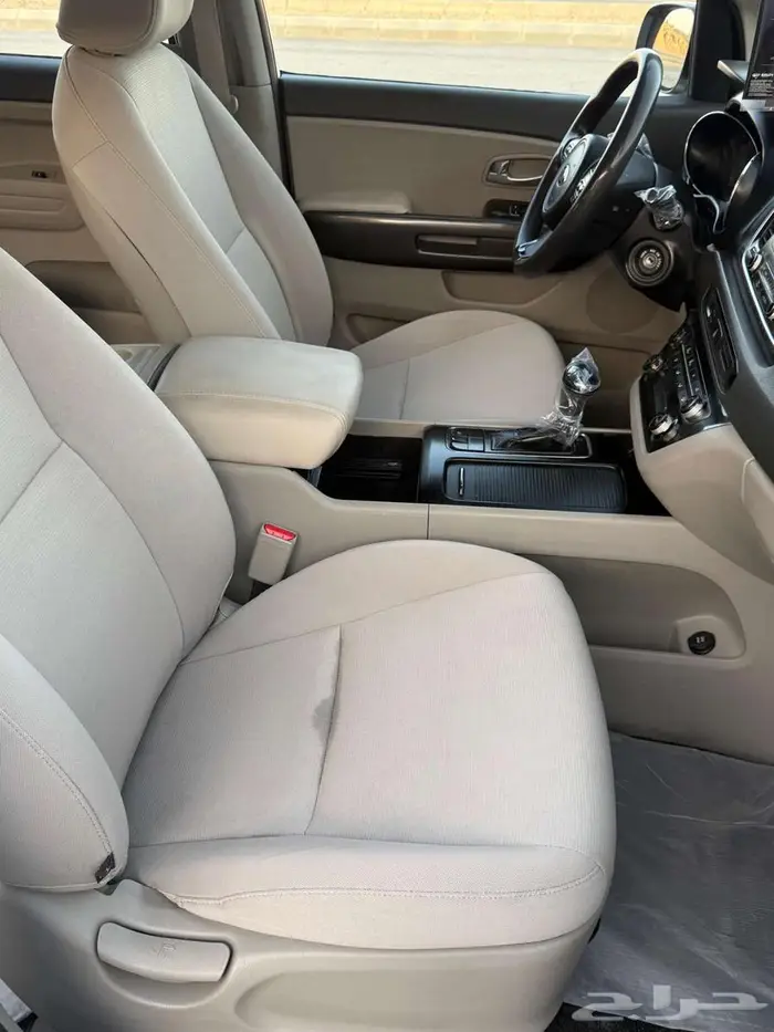 كيا كرنيفال 2016 12