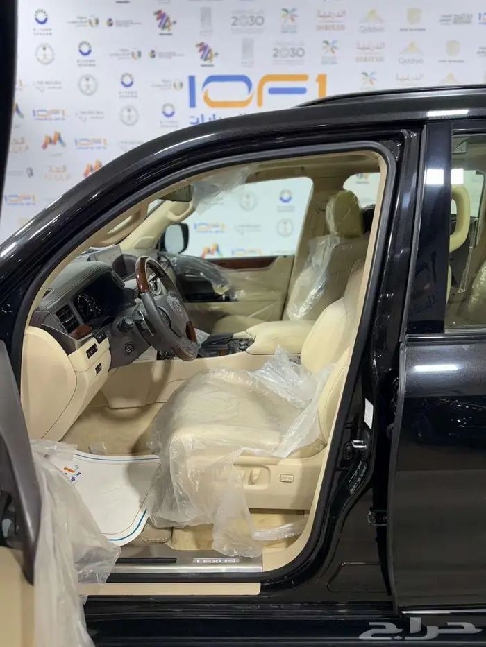 لكزس بلاك اديشن LX570 - 2020 - 77.000KM 7