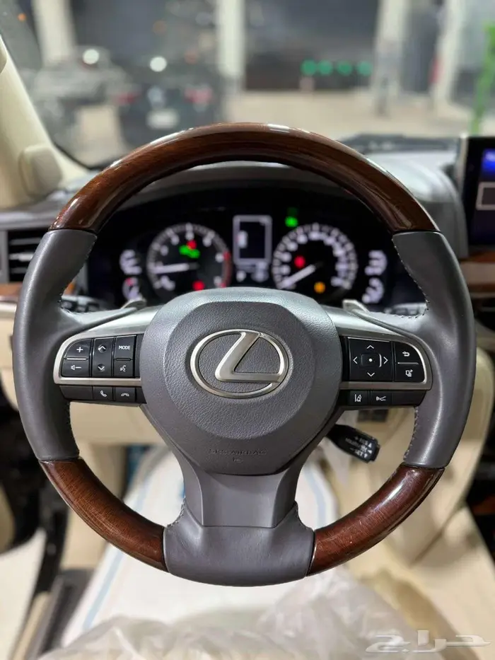 لكزس بلاك اديشن LX570 - 2020 - 77.000KM 8