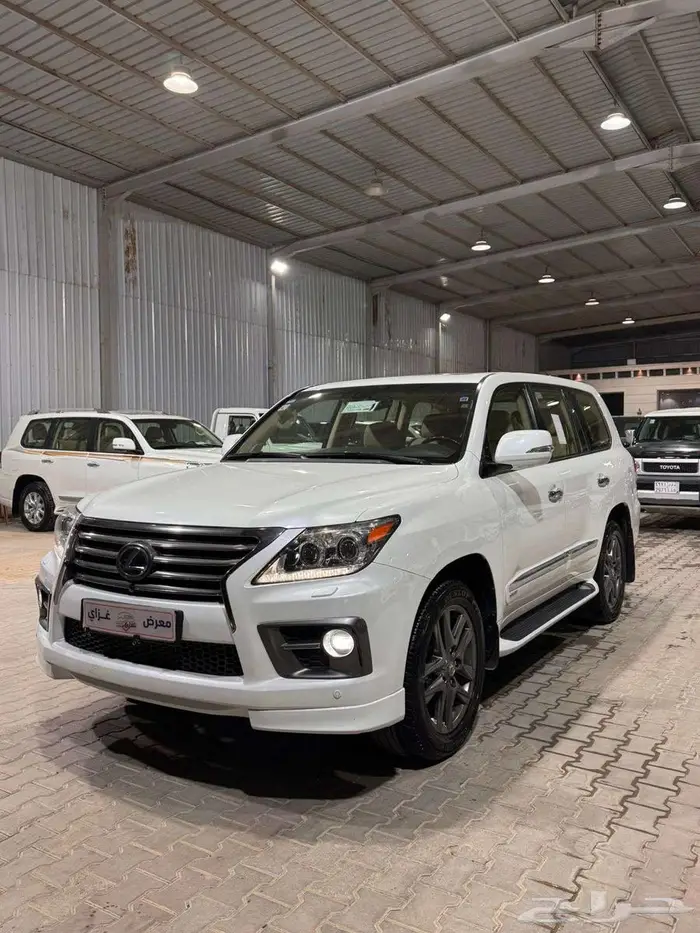 جيب لكزس 2015 LX570 سعودي خصم الخصم فل كامل 1