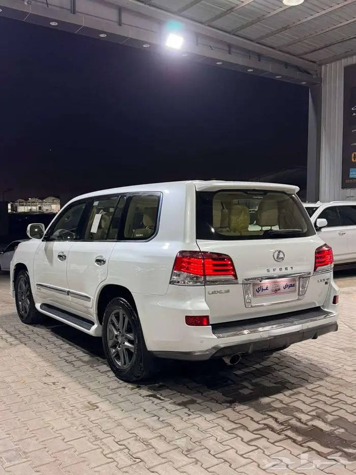 جيب لكزس 2015 LX570 سعودي خصم الخصم فل كامل 3