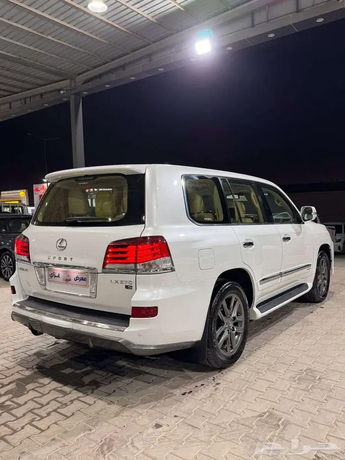 جيب لكزس 2015 LX570 سعودي خصم الخصم فل كامل 5
