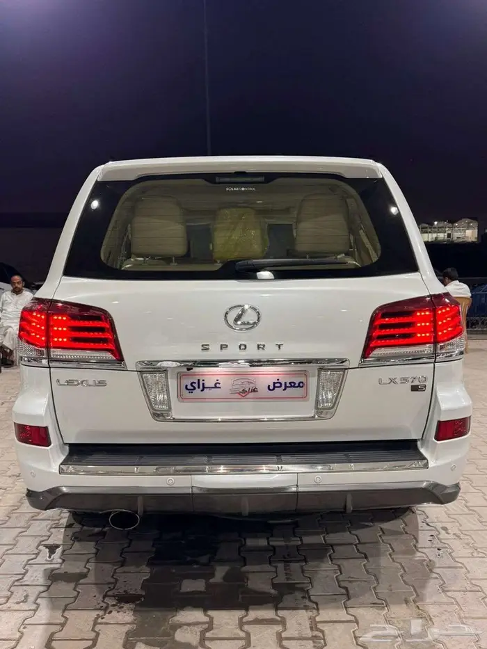 جيب لكزس 2015 LX570 سعودي خصم الخصم فل كامل 4