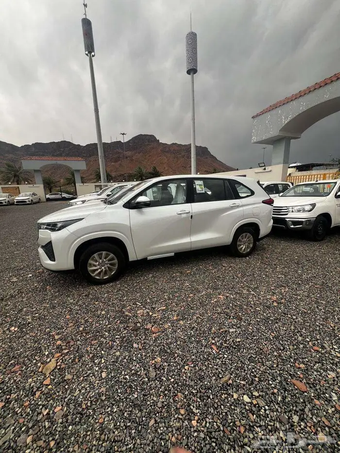 تويوتا انوفا استاندر بنزين كاش و عروض التموييل 2026 1