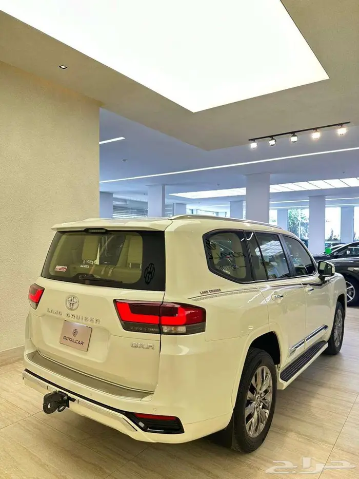 تويوتا GXR لاندكروزر L4 موديل 2023 4