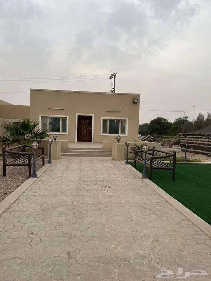 عرض متميز  مزرعة سكنية واستثمارية في قرية العليا 4