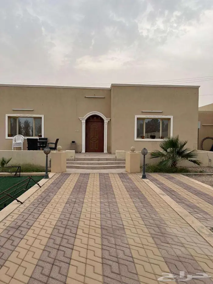 عرض متميز  مزرعة سكنية واستثمارية في قرية العليا 5