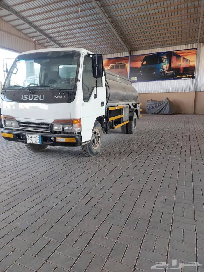 دينا ايسوزو وايت موديل 2003 6