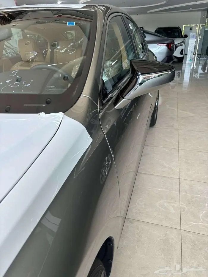 لكزس ES300 هايبرد موديل 2025 دفعتين الانماء والجزيره 0 ربح 2