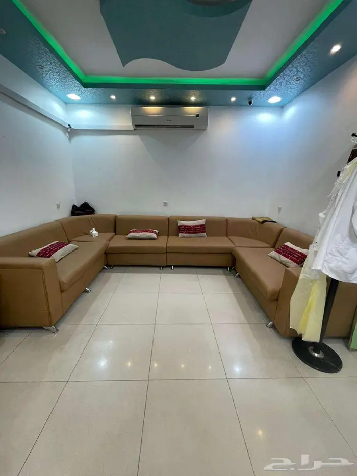 محل حلاقة للتقبيل 6