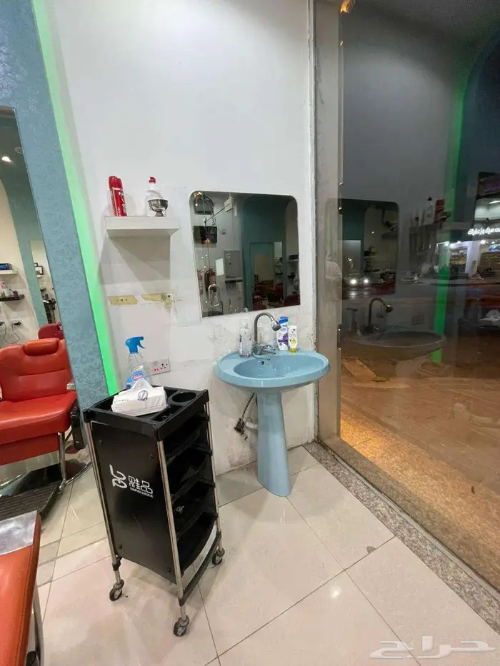 محل حلاقة للتقبيل 5