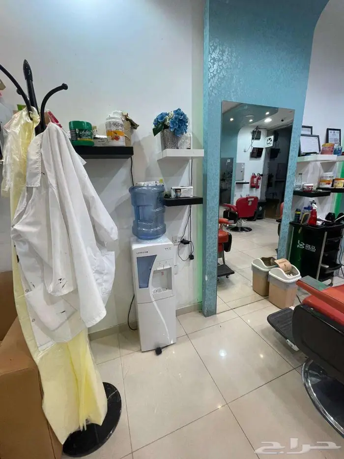 محل حلاقة للتقبيل 1