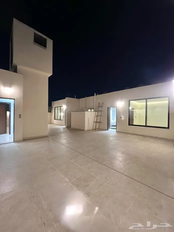 ملحق للبيع بمساحة كبيرة سطح كامل حي الصفا 540 الف 0