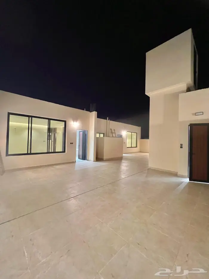 ملحق للبيع بمساحة كبيرة سطح كامل حي الصفا 540 الف 1