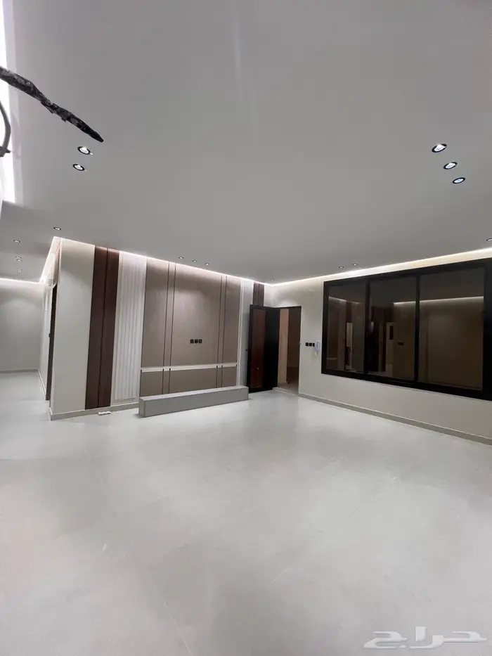 ملحق للبيع بمساحة كبيرة سطح كامل حي الصفا 540 الف 3