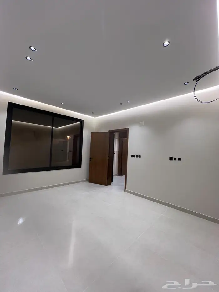 ملحق للبيع بمساحة كبيرة سطح كامل حي الصفا 540 الف 5