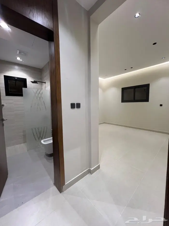 ملحق للبيع بمساحة كبيرة سطح كامل حي الصفا 540 الف 10