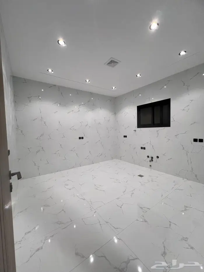 ملحق للبيع بمساحة كبيرة سطح كامل حي الصفا 540 الف 7