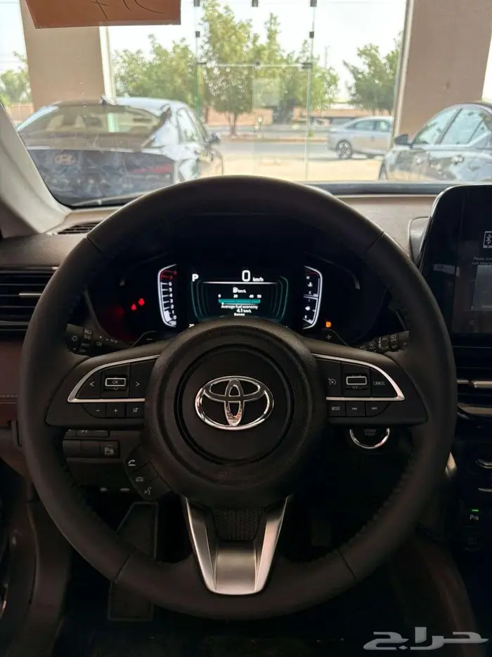 تويوتا اوربان كروزر GLX فل كامل 2026 8