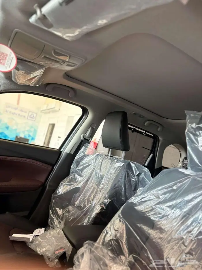 تويوتا اوربان كروزر GLX فل كامل 2026 15